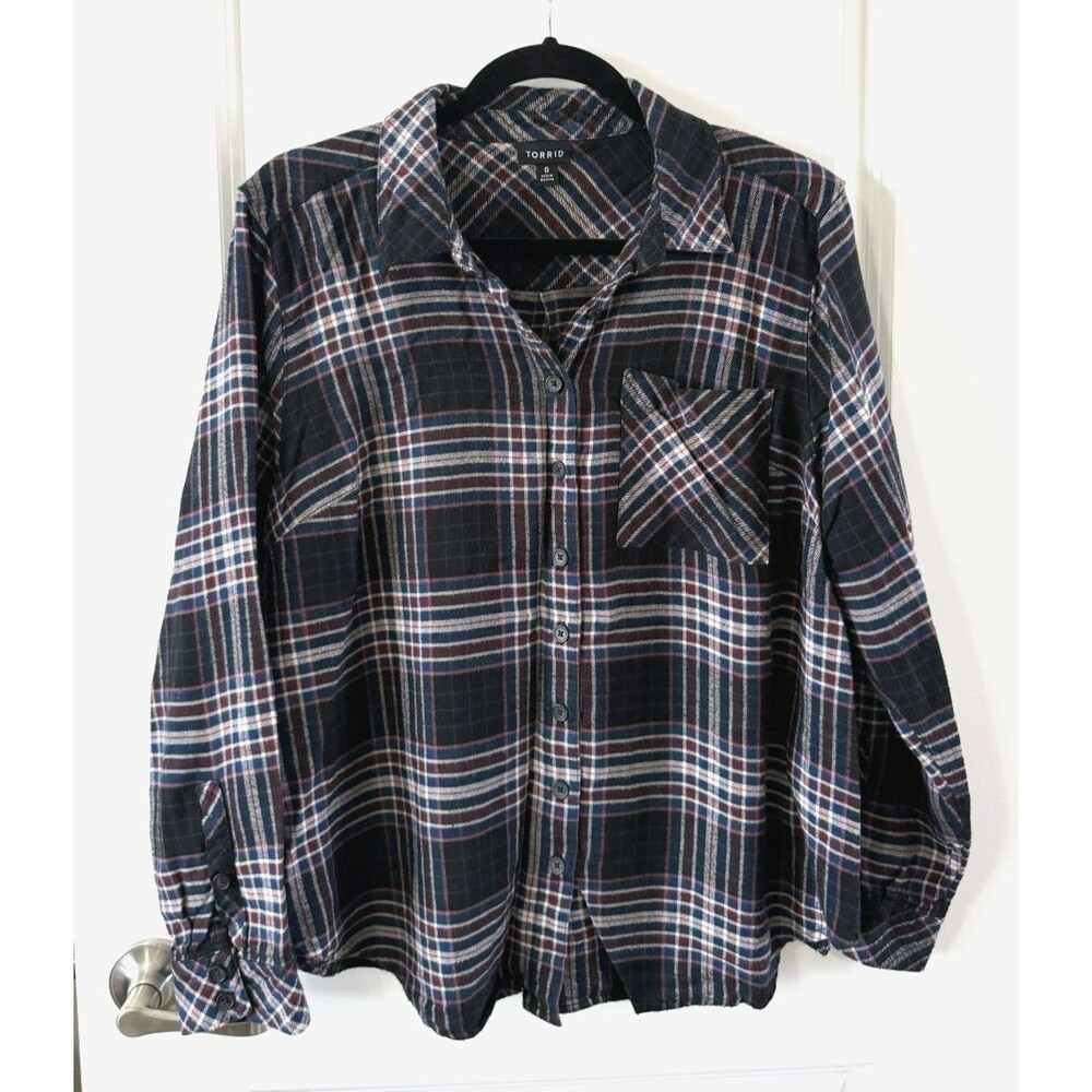Torrid Women's Size 0 Button Down Flannel Shirt Black blue red Plaid Witchy